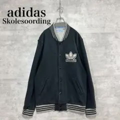 アディダスオリジナルス スケートボーディング ロゴ刺繍 スタジャン　スウェット