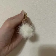 ホワイトファーピアス