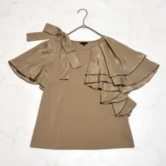 美品 TO BE CHIC プレーティング天竺 フリルカットソー リボン 日本製のサムネイル