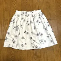 【アース】 グレー 花柄 フレア ミニスカート