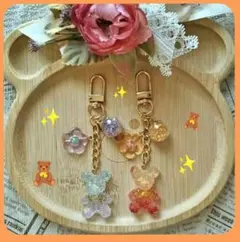 キラキラ薔薇くま(大きめ)とガラスボールのチャーム　２個セットパープル・オレンジ