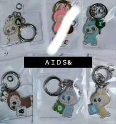 ラブブ イニシャルチャーム