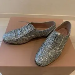 フラットシューズ