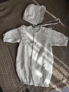 新生児用ホワイトセレモニードレスと帽子