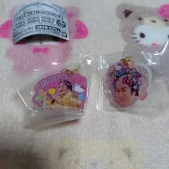 マツケンサンバ×ハローキティ ふらっとめじるしアクセサリー２　2点セット