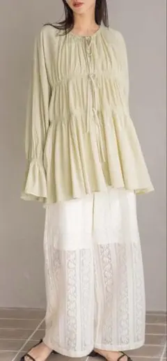 LOWRYS FARM ローリーズファーム ヨウリュウシャーリングブラウス