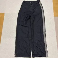 サイドストライプ付きダークブルーワイドパンツ