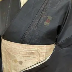 正絹　本場大島紬　よろけ花瓶花　着物（５６１）