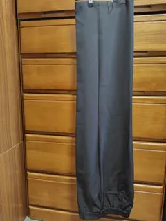 リエディ　カットツイルセンタープレスカラースラックス　黒色　ブラック　L