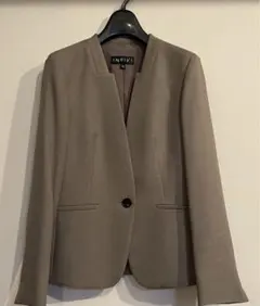 新品　美品　INDIVI ノーカラージャケット＆スカート　セットアップです