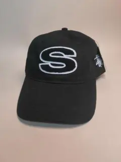 Stussy Sロゴ ベースボールキャップ ブラック - メルカリ