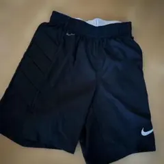NIKE DRI-FIT メンズ M ブラックショートパンツ　サッカー　キーパー