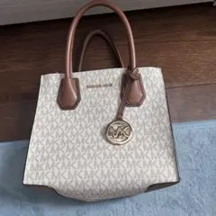 キ*ン様 MICHAEL KORS ショルダーバッグ ホワイト/ブラウン　モノグ
