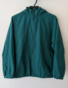 ユニクロ　ポケッタブルパーカー　ナイロンパーカー　160