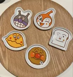 美濃焼【それいけアンパンマン】型変わり小皿5枚セット　5柄組磁器