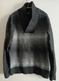 H&M　グレー　Vネック　セーターのサムネイル