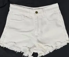 ショートデニム　　パンツ　ホワイト　白　ダメージ