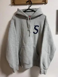 Supreme グレー フーディ ツノロゴ 2025年最新】supreme ツノの人気アイテム - メルカリ