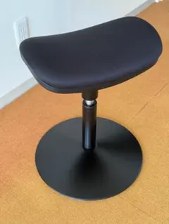 【美品】サンワダイレクト スタンディングチェア 150-SNCERG9BK