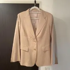 ベージュ テーラードジャケット