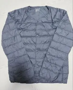 無印良品　軽量　ポケッタブルノーカラーダウンジャケット紳士Ｌ・ダークグレー