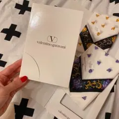 【新品未使用】ヴァレンティノガラヴァーニハンカチ3枚セットValentino
