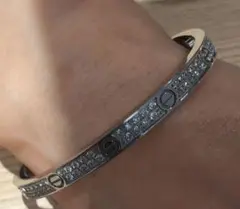 Cartier ラブブレス パヴェダイヤ ブレスレットのサムネイル