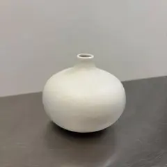 陶磁器 フラワーベース 花瓶 一輪挿し マット ホワイトのサムネイル