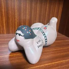 ユニークな陶器製女性置物
