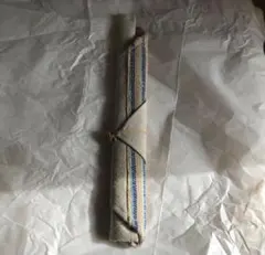 ストライプ模様の箸入れと木製箸セット