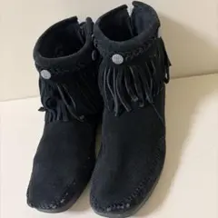 ミネトンカ　モカシン　フリンジブーツのサムネイル