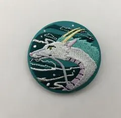 スタジオジブリ 千と千尋　刺繍デザイン　缶バッジ