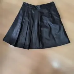 フェイクレザー プリーツスカート ブラック Mサイズ
