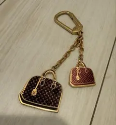 LOUIS VUITTON】ポルトクレ カドゥナ バッグチャーム - メルカリ