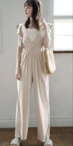 ♡GRLフリル袖 Vネック サロペット オールインワン　アイボリー　L