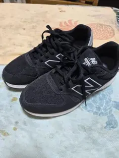 New Balance ブラック ランニングシューズ