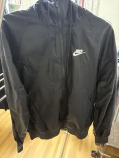 【美品】NIKE ナイキナイロンジャケット フーデッド 黒 短丈