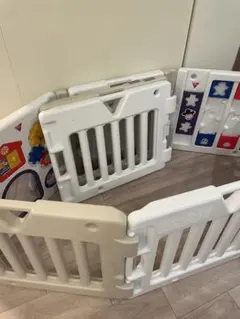 日本育児　ミュージカルキッズランドdx Ⅱ ベビーサークル8枚セット　ベージュ