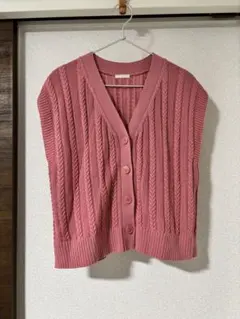 ケーブル編み ニットベスト ピンク Vネック S