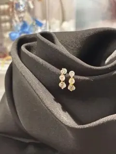 ステンレス製　ジルコニア　アレルギーフリー　3連ピアス