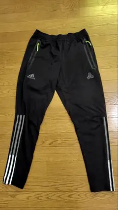 adidas ブラック ジャージパンツ ストライプ