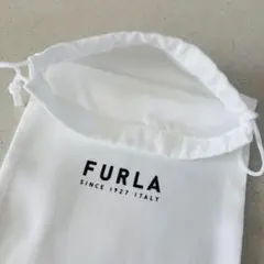 FURLA 巾着型ポーチ ホワイトのサムネイル