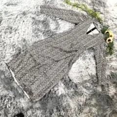 SHEIN【M相当】華やかモノトーン花柄 Vネック 長袖 ワンピース ロング丈