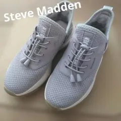 Steve Madden 　レディーススニーカー グレーのサムネイル