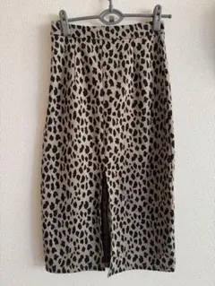 ヒョウ柄タイトスカート