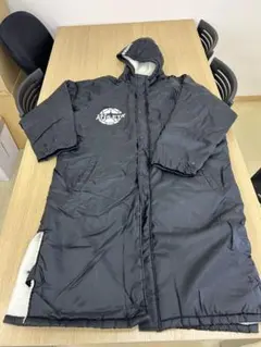 ATHLETA ベンチコート 黒 フード付き