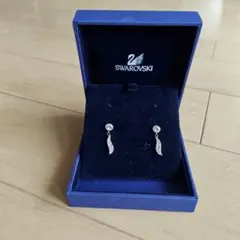 スワロフスキー　クリスタル　Sparkle（スパークル）ピアス