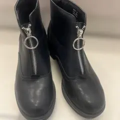 NUOVO Girl ブラックショートブーツ　24cmのサムネイル