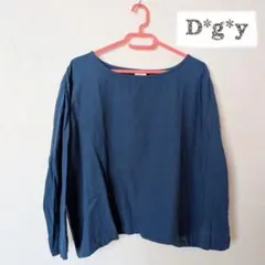 バックスリットカットソー　ネイビー　ブルー　トップス