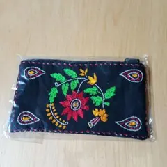 刺繍小型ポーチ